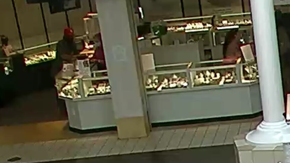 Jacksonville Mall larceny investigation